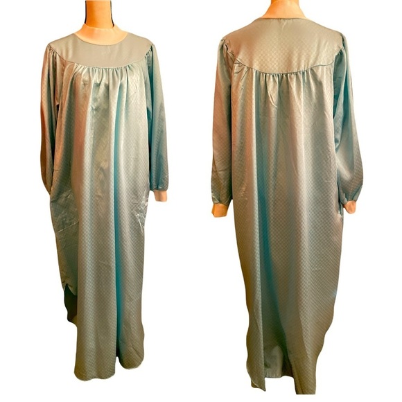 Vintage 1960s baby blue night gown women in size large. - Picture 1 of 10